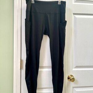 LADIES SIZE 2X BLACK LEGGINGS WITH SIDE POCKETS NO BRAND TAG